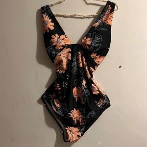 Ziola Women Maternity Black  Floral One Piece Bathing Suit Size Medium  Strappy